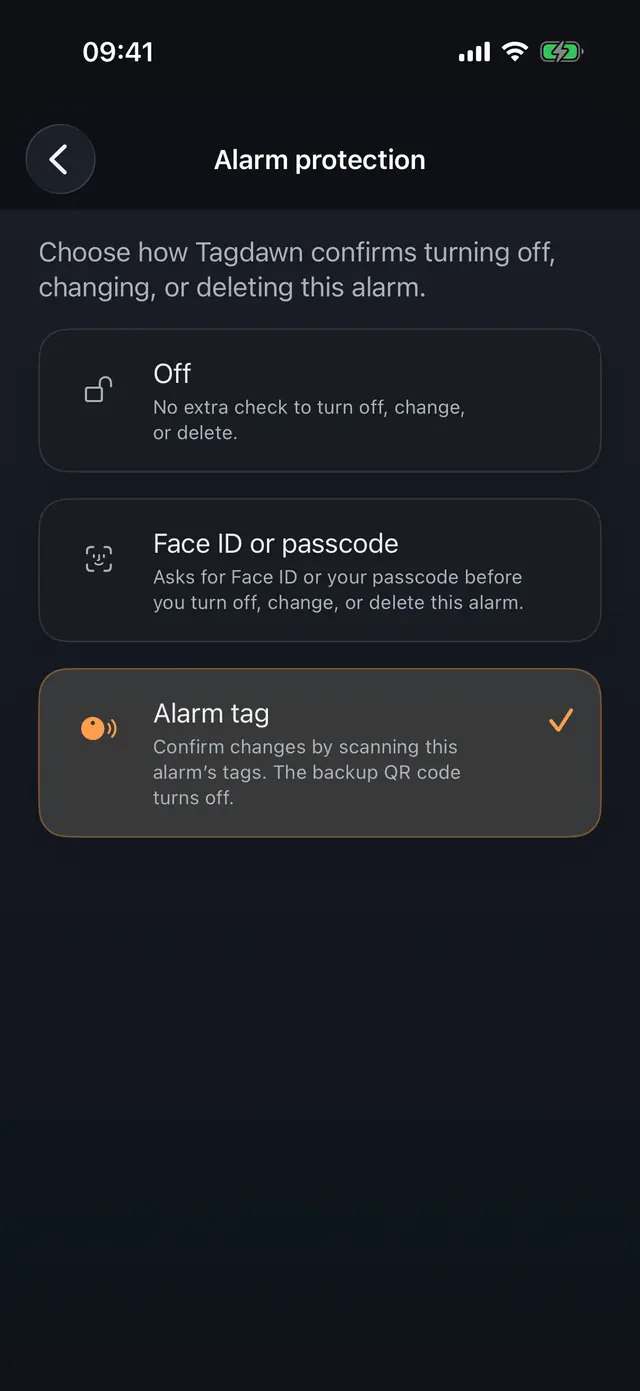 Tagdawn Alarm protection screen with Off, Face ID or passcode, and Alarm tag options.